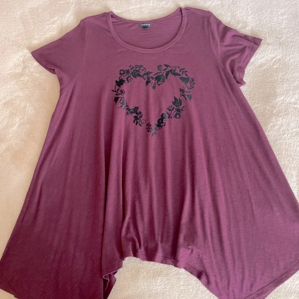 ***SOLD***Torrid Sharkbite Heart Swing Tunic Top - Size 1X - Picture 7 of 13